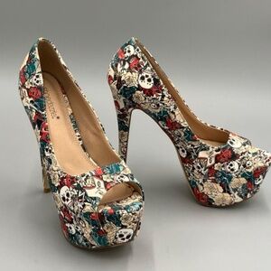 Brand new, never worn Shoe Dazzle Day of the Dead sz 9